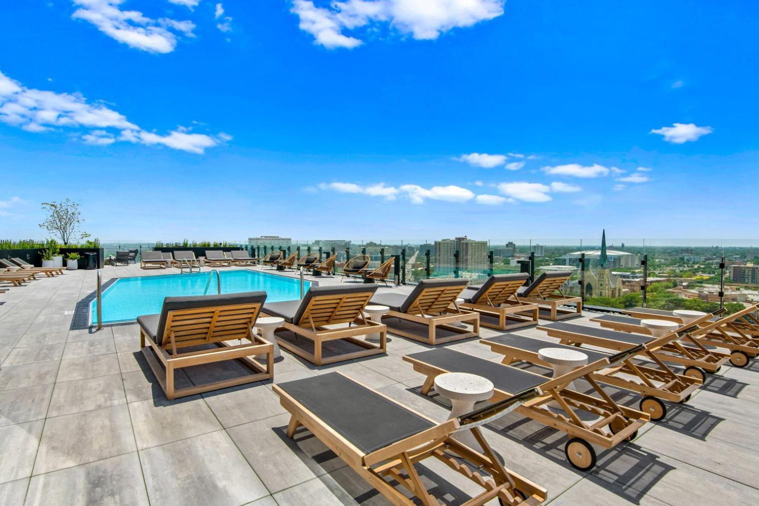 West Loop 2br W Pool Gym Nr Union Park Chi-930