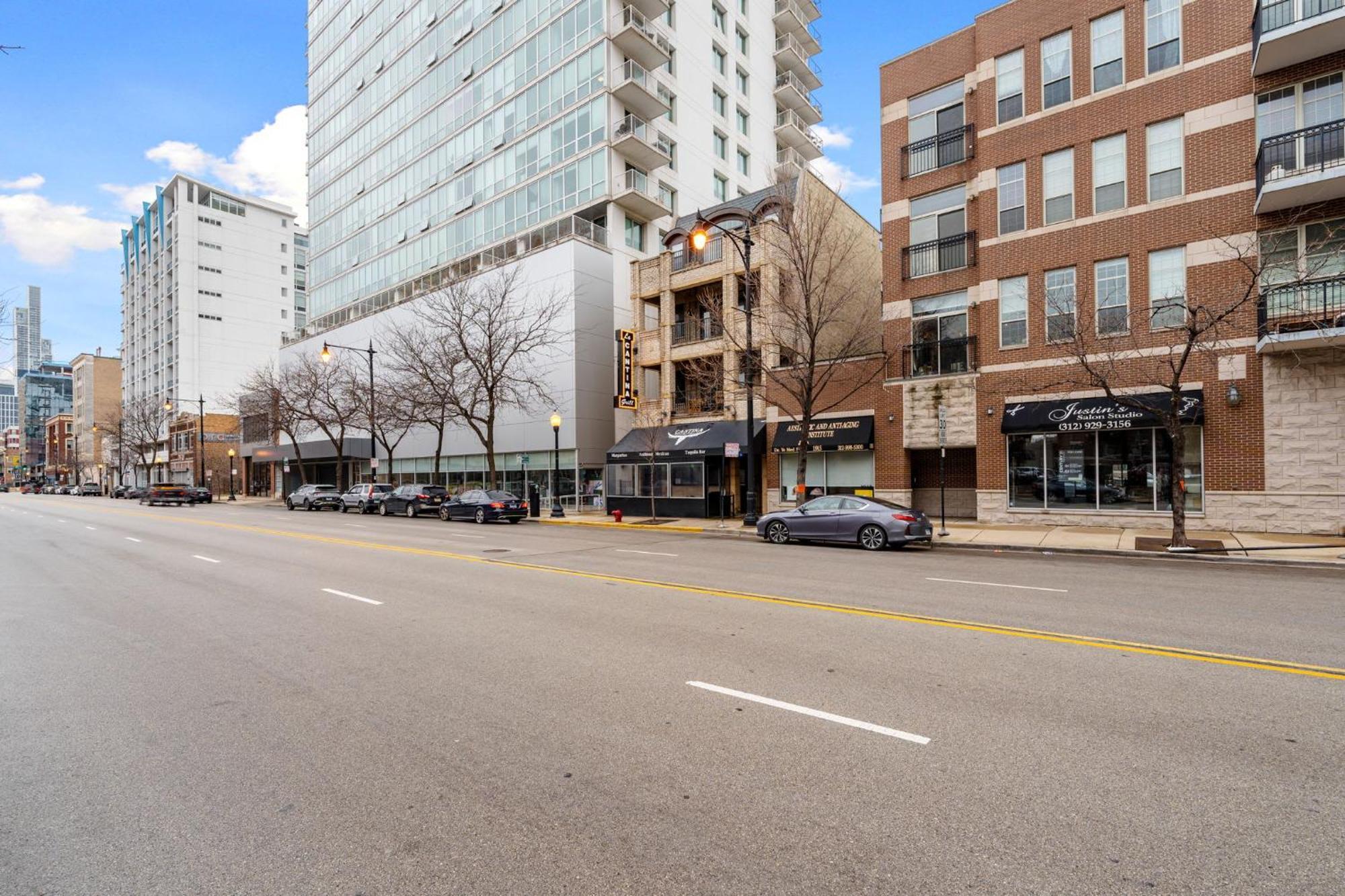 South Loop Three Bedroom Two Bath Apartment Chicago