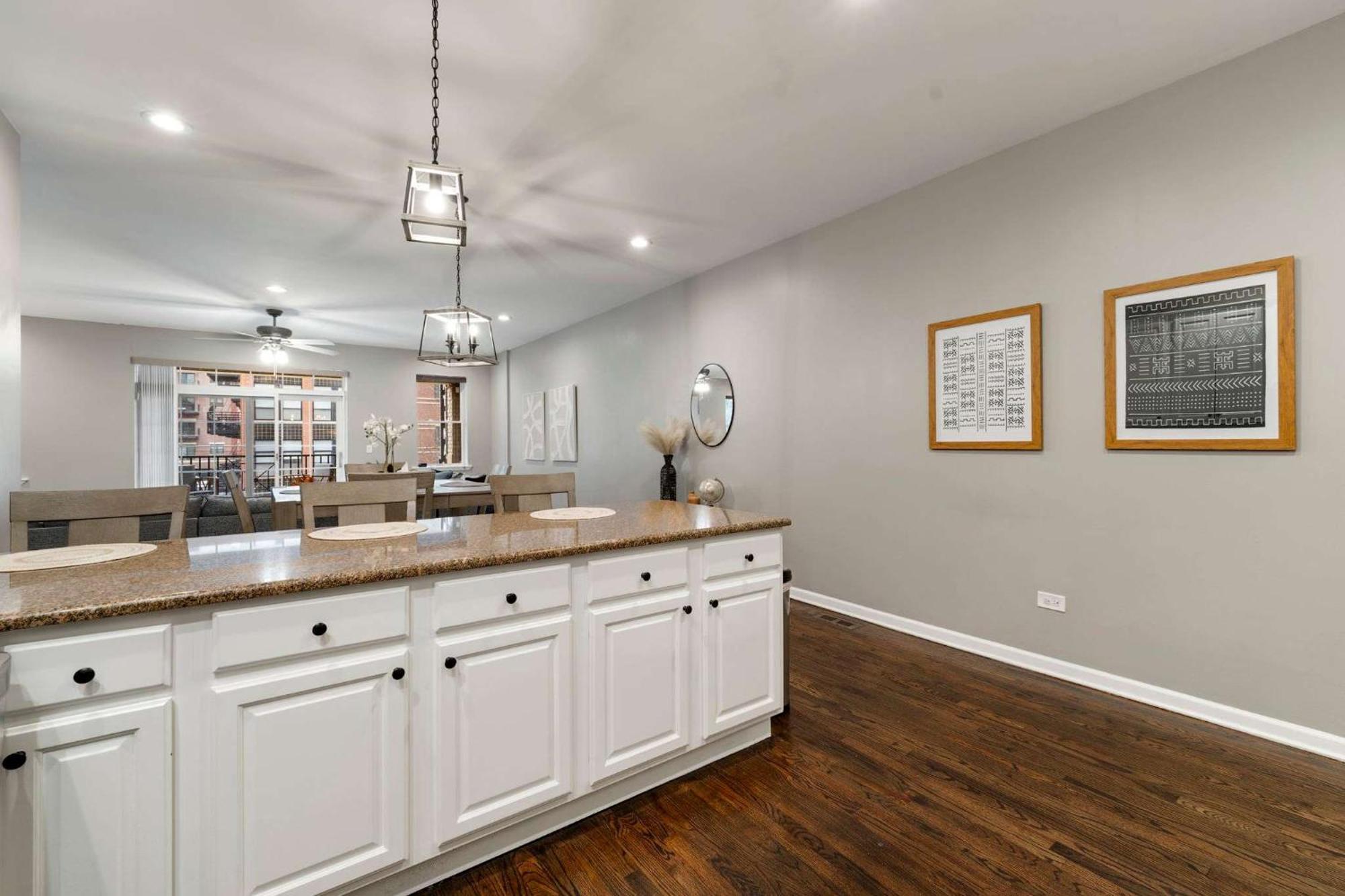 South Loop Three Bedroom Two Bath Apartment