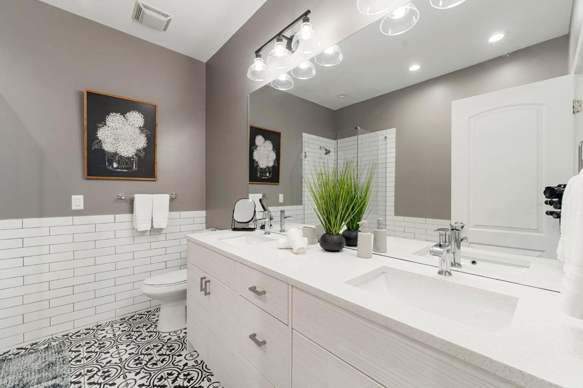 South Loop Three Bedroom Two Bath * Chicago
