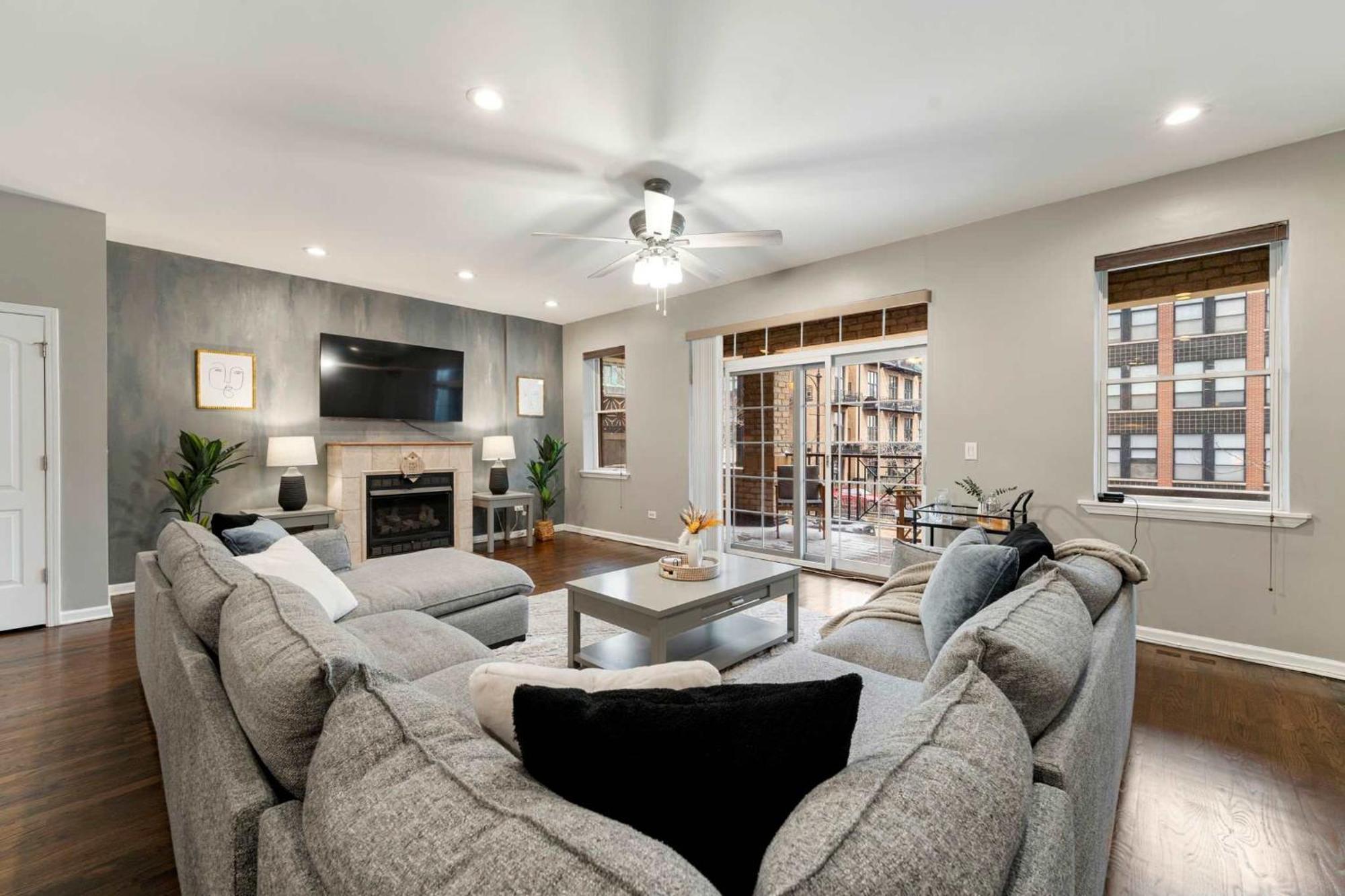 South Loop Three Bedroom Two Bath Chicago