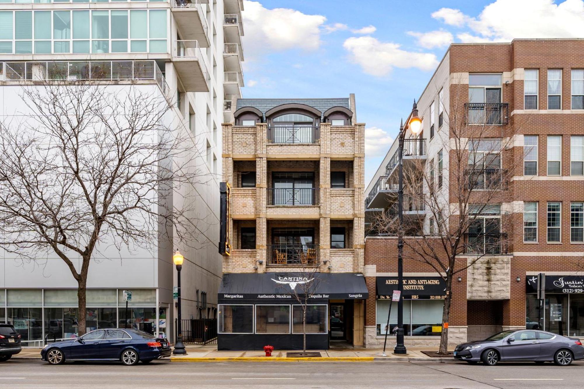 South Loop Three Bedroom Two Bath * Chicago