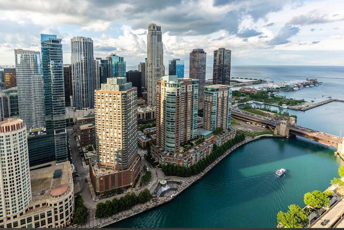 The View In America Apartment Chicago