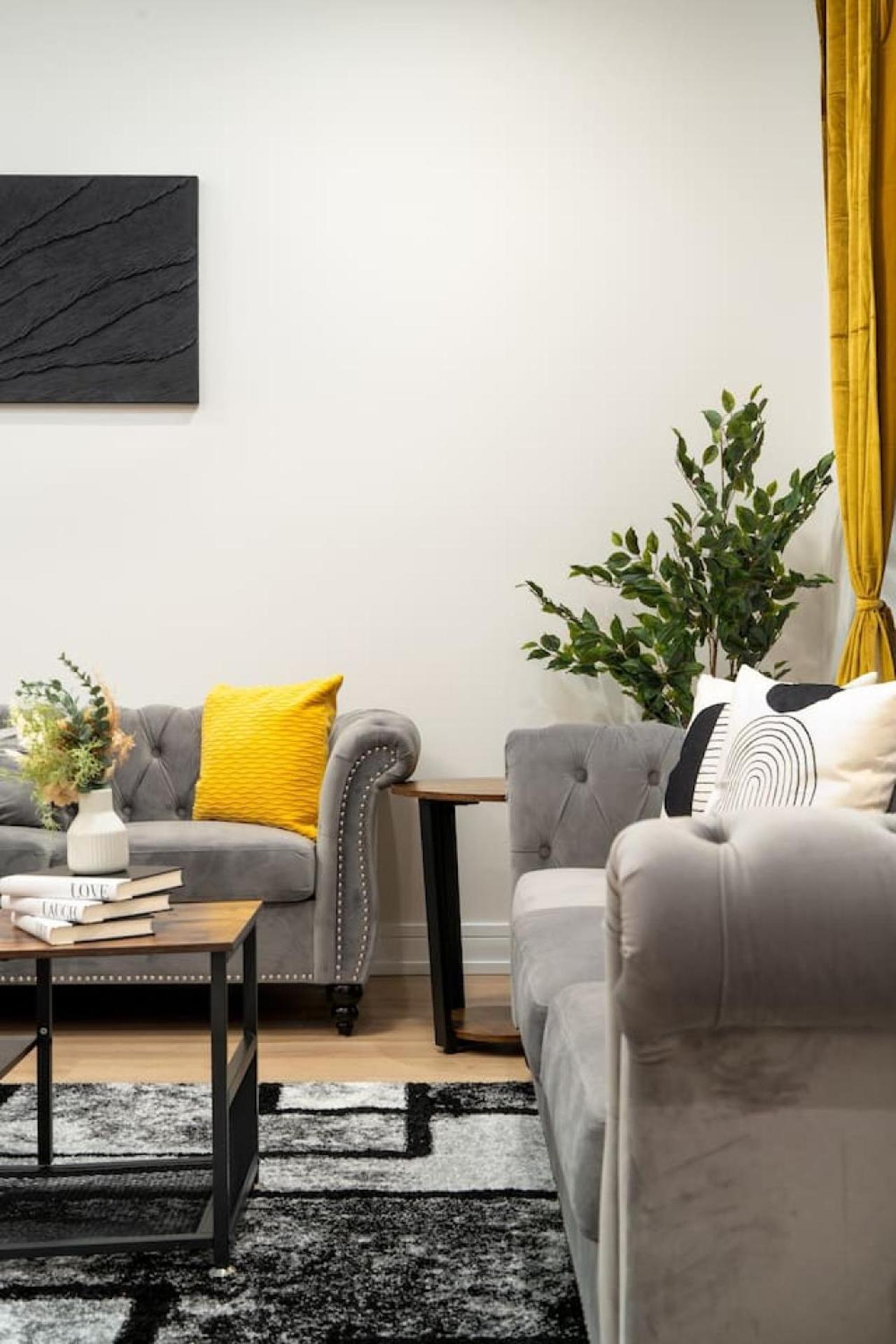 Apartment Affordable Private - Shared Chicago