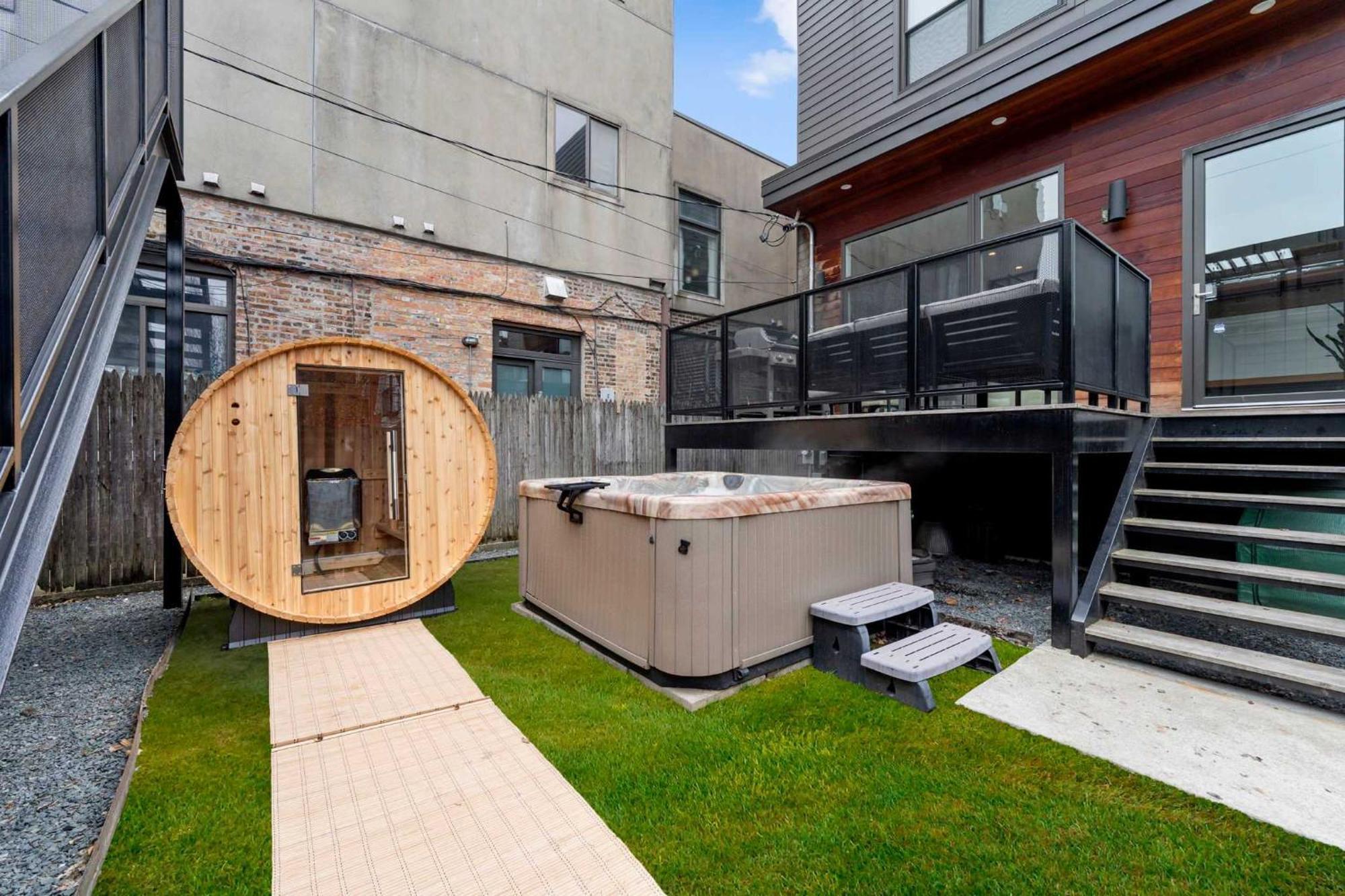 Stunning 5br In Heart Of With 2 Rooftops Chicago
