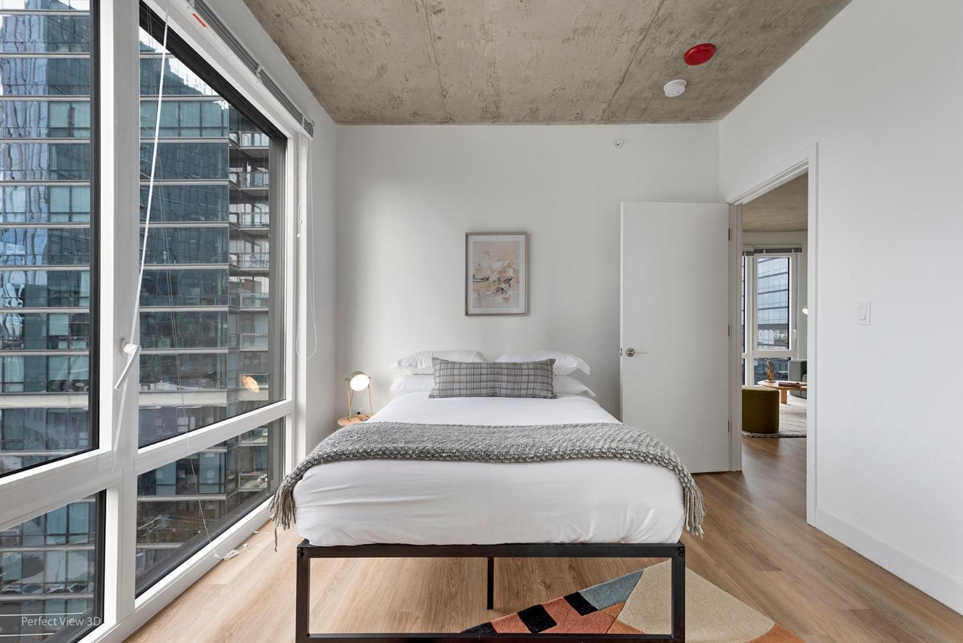 Living Grand 4 Bedroom By Lincoln Park Apartment Chicago
