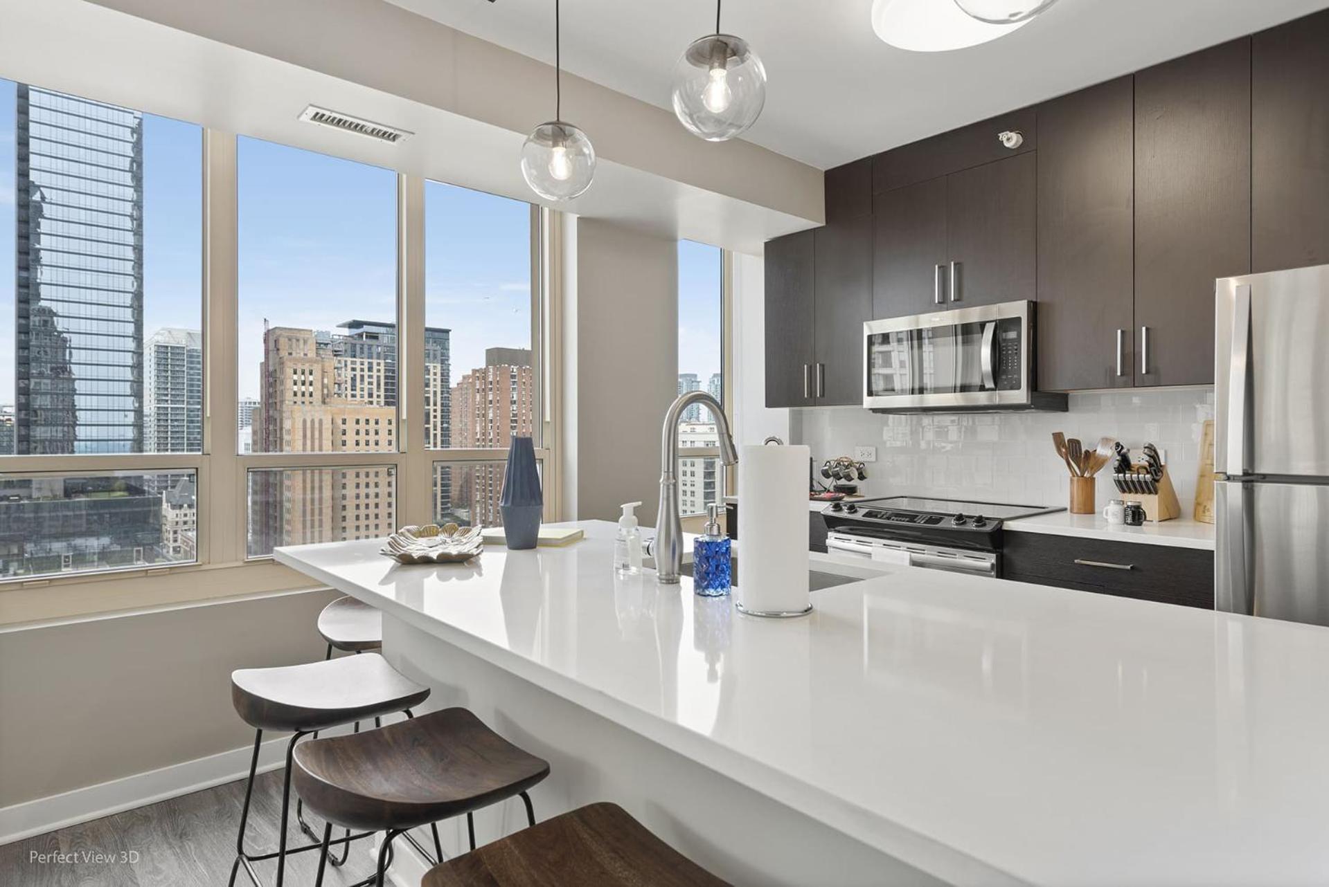 The Bernardin Gold Coast Luxury Near Magnificent Mile Apartment *
