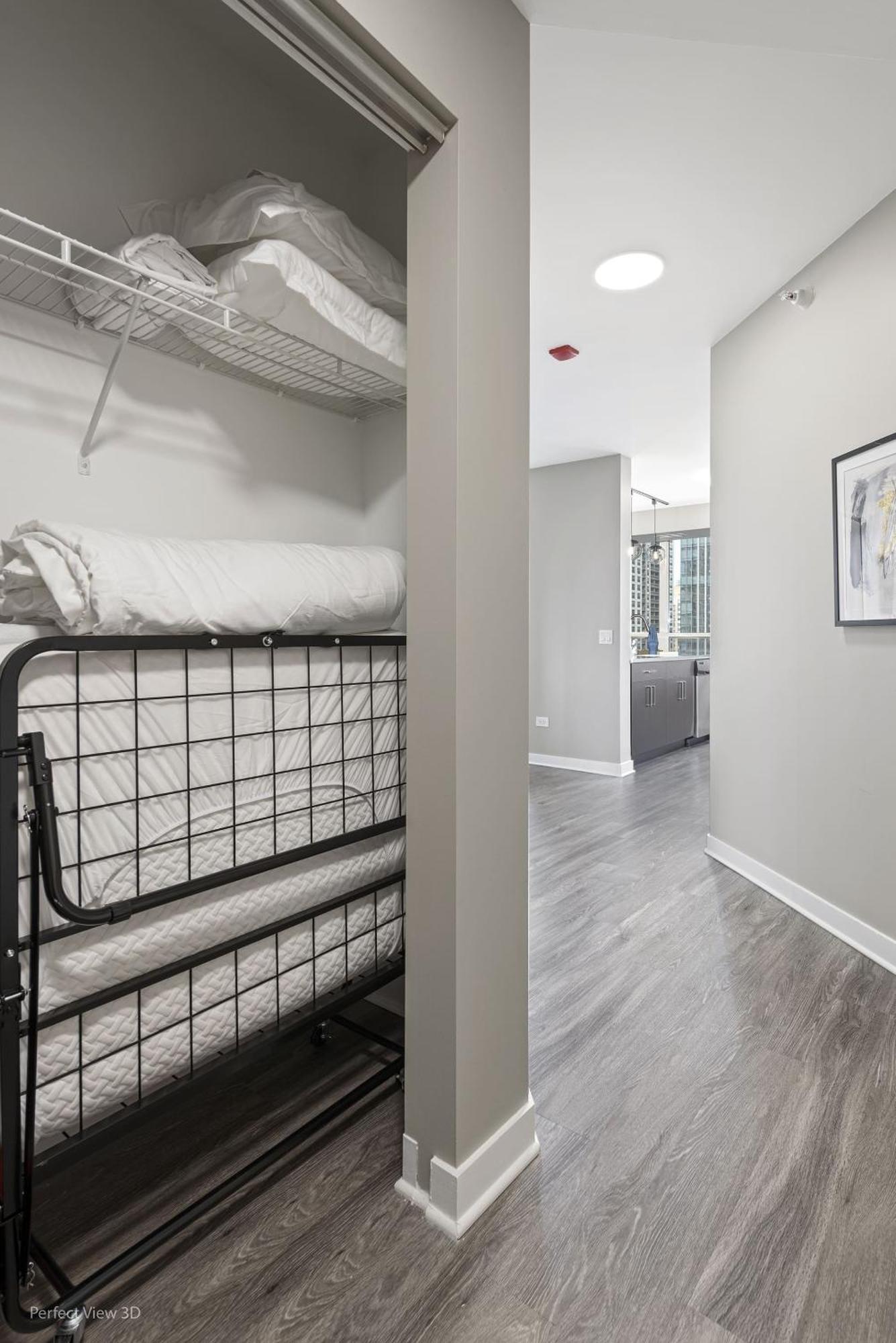 The Bernardin Gold Coast Luxury Near Magnificent Mile Apartment