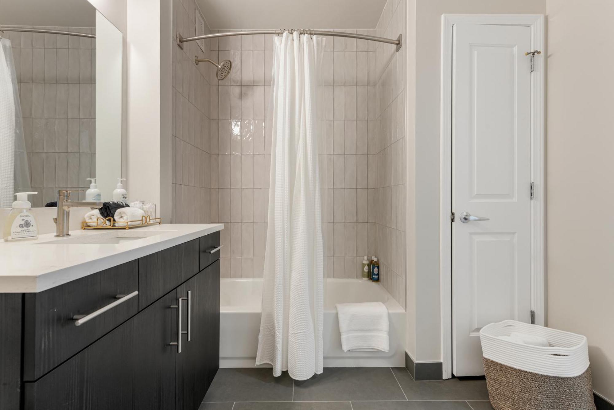 Apartment The Bernardin Gold Coast Luxury Near Magnificent Mile *