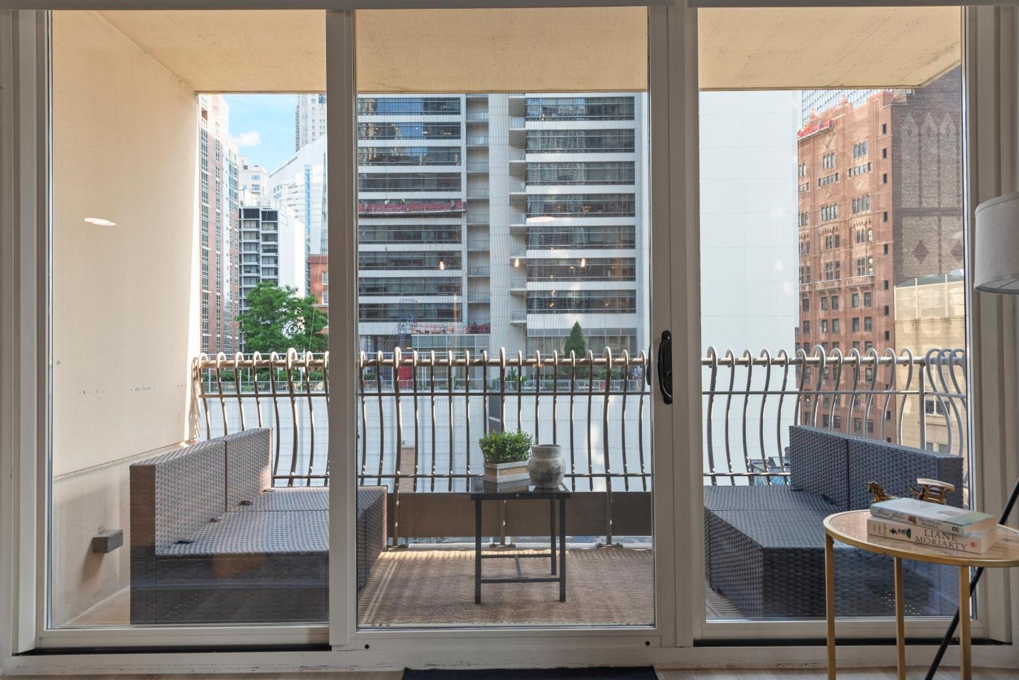 The Bernardin Gold Coast Luxury Near Magnificent Mile *