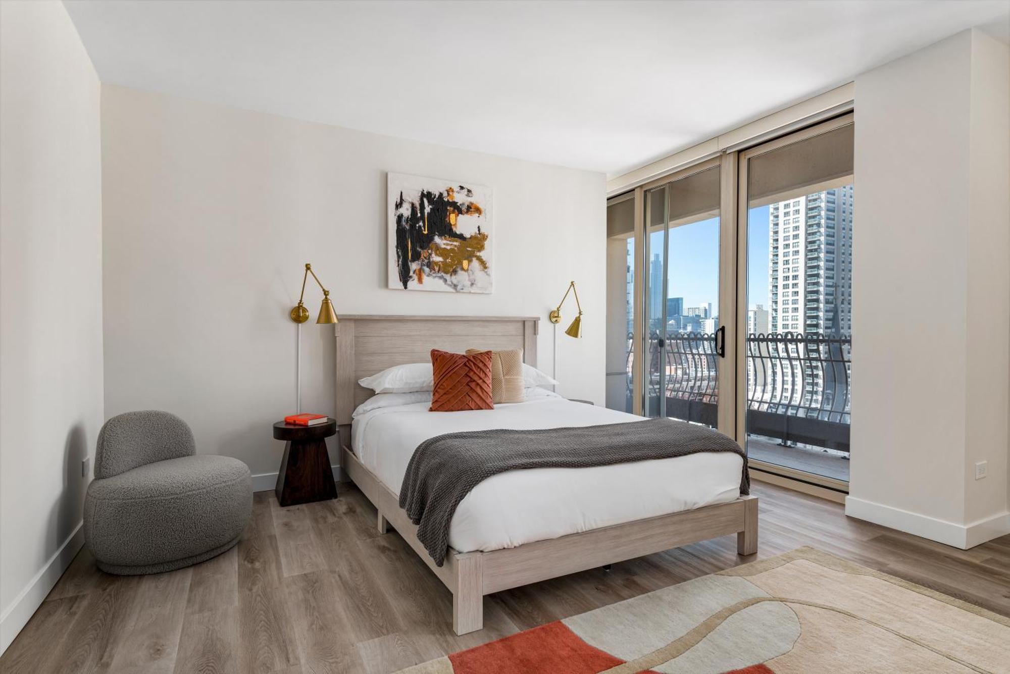 The Bernardin Gold Coast Luxury Near Magnificent Mile Apartment