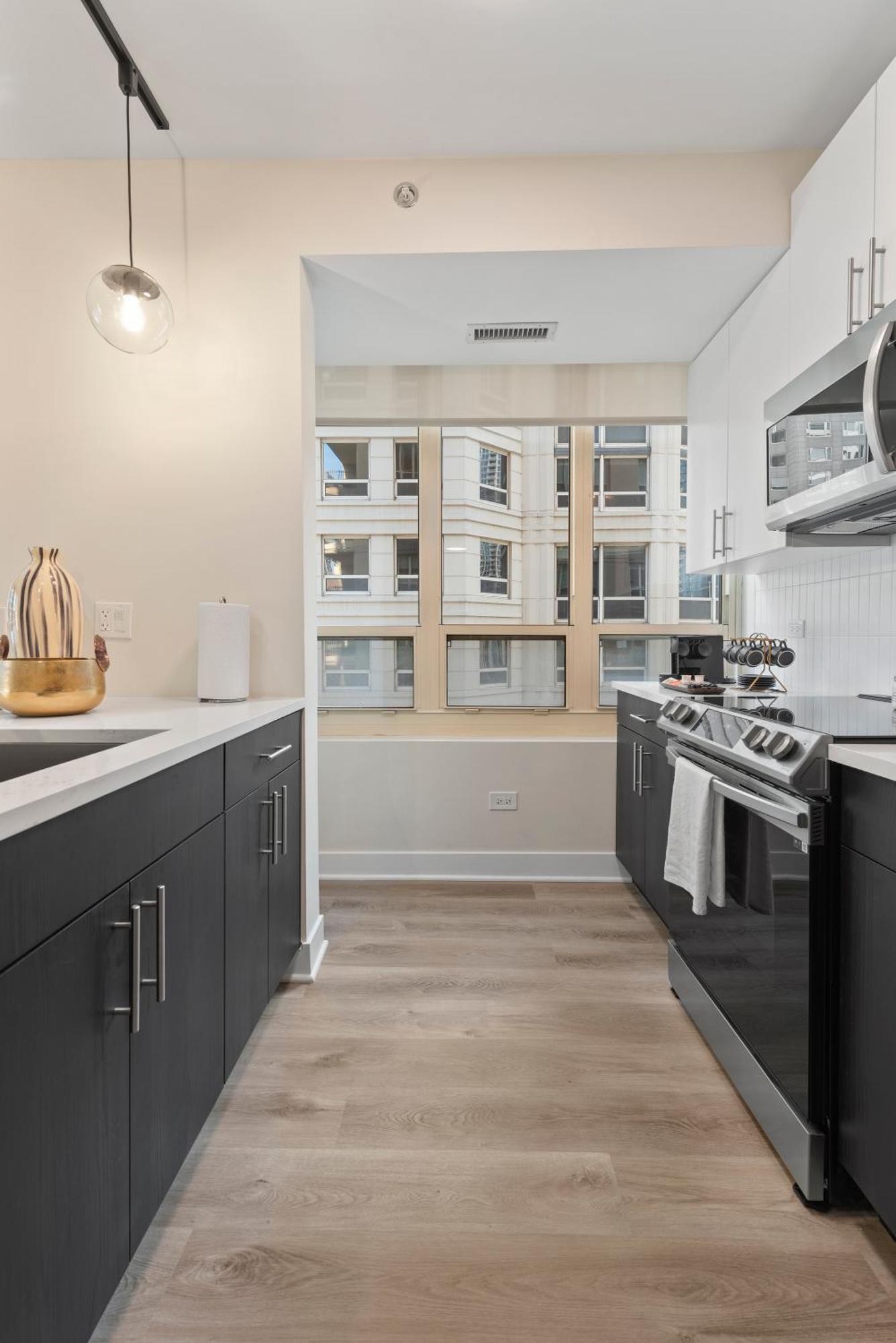 The Bernardin Gold Coast Luxury Near Magnificent Mile *