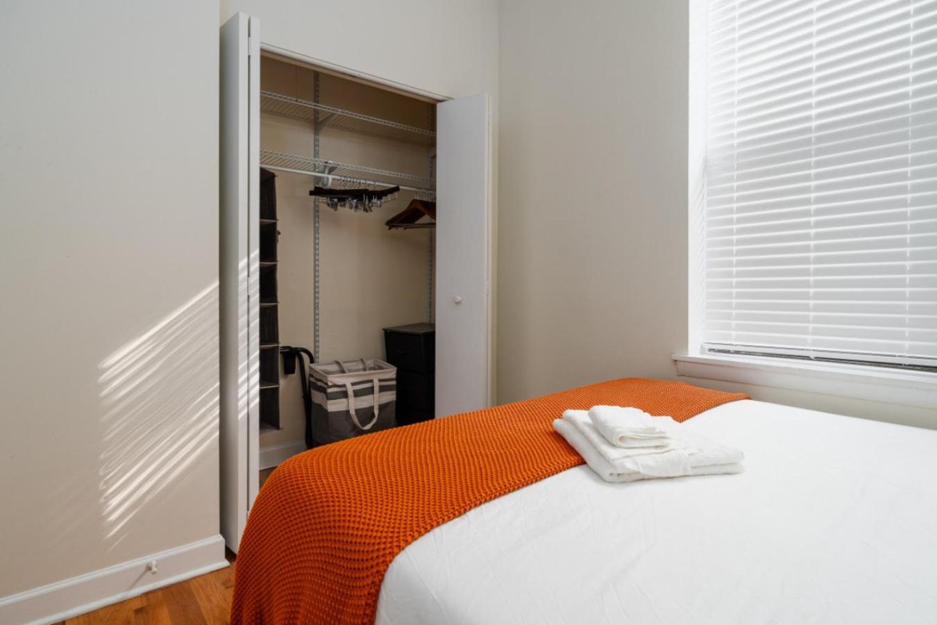 Apartment Charming Renovated In Ukrainian Village