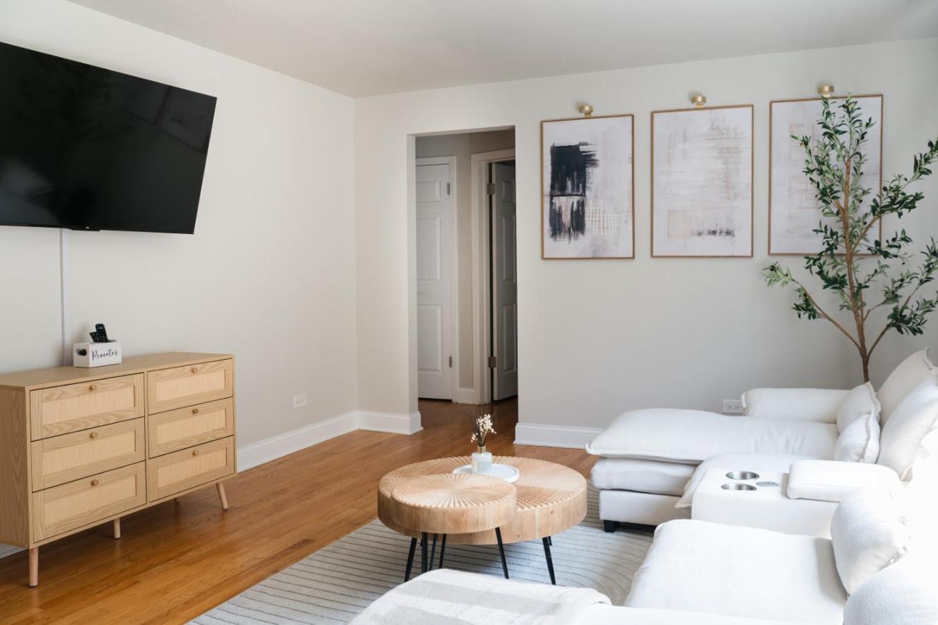 2br Near Ohare And Transit Newly Furnished Modern Apartment Chicago