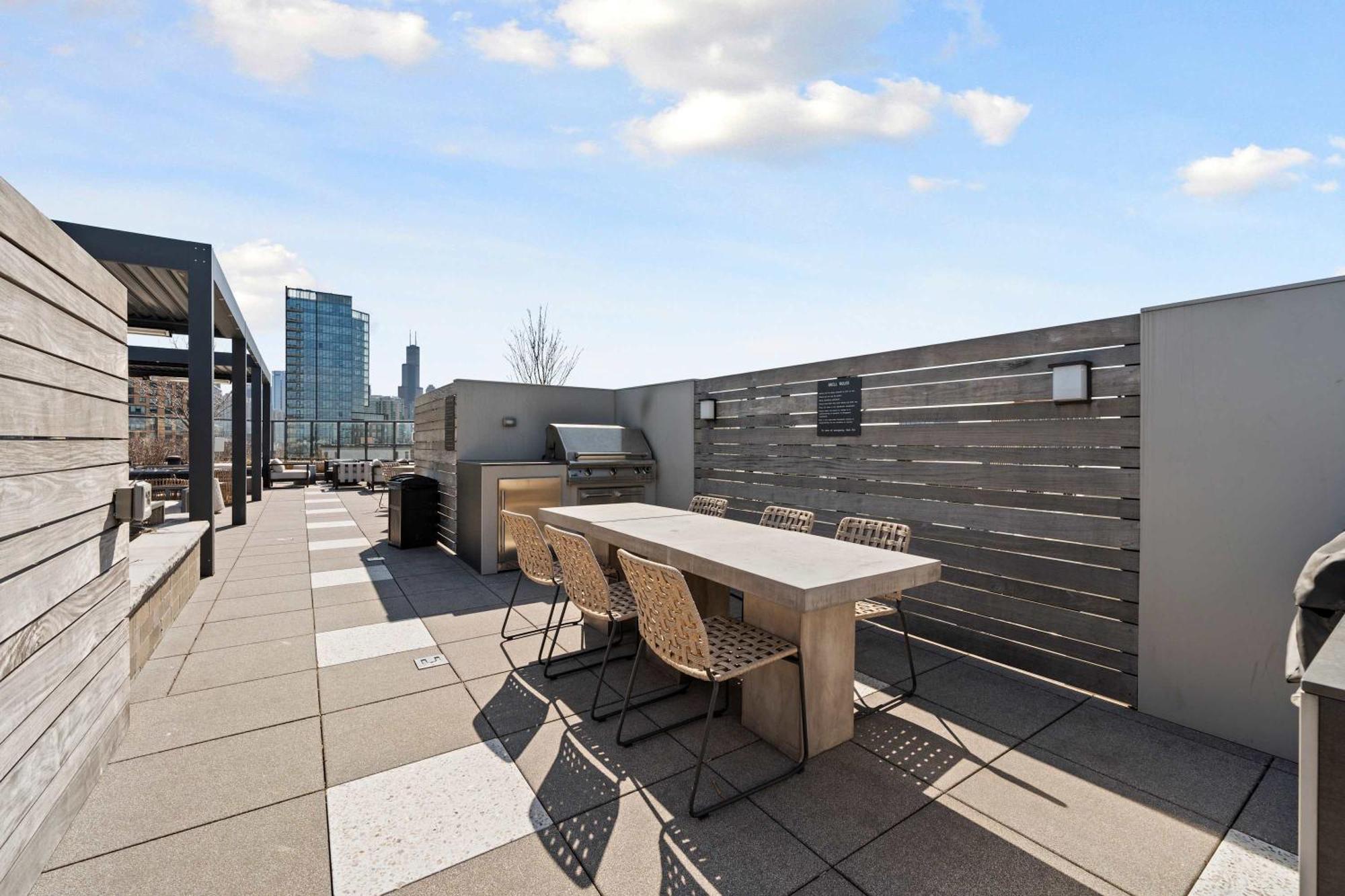 Luxury 2bd-2ba View-gym-rooftop *