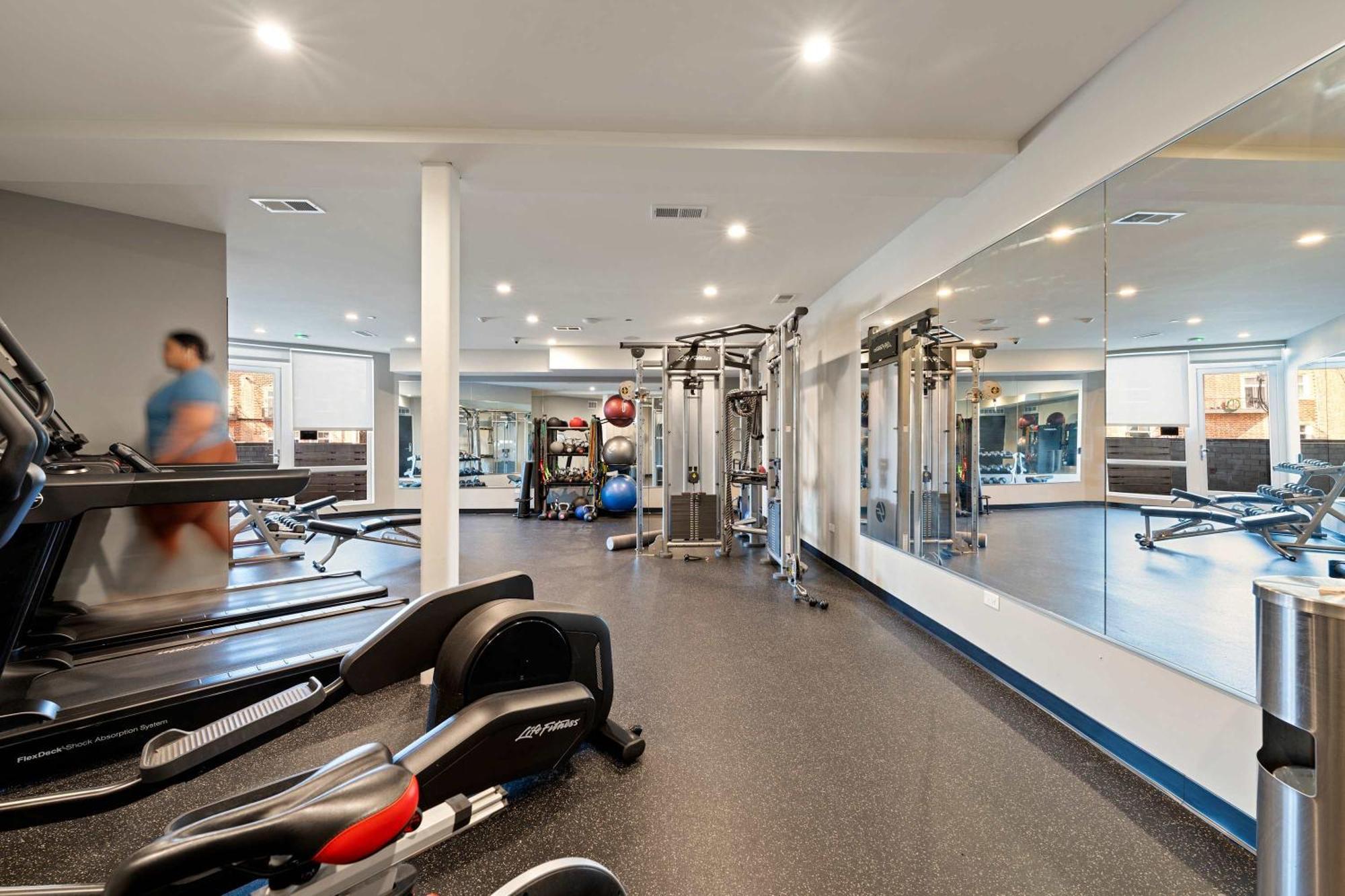 Luxury 2bd-2ba View-gym-rooftop * Chicago