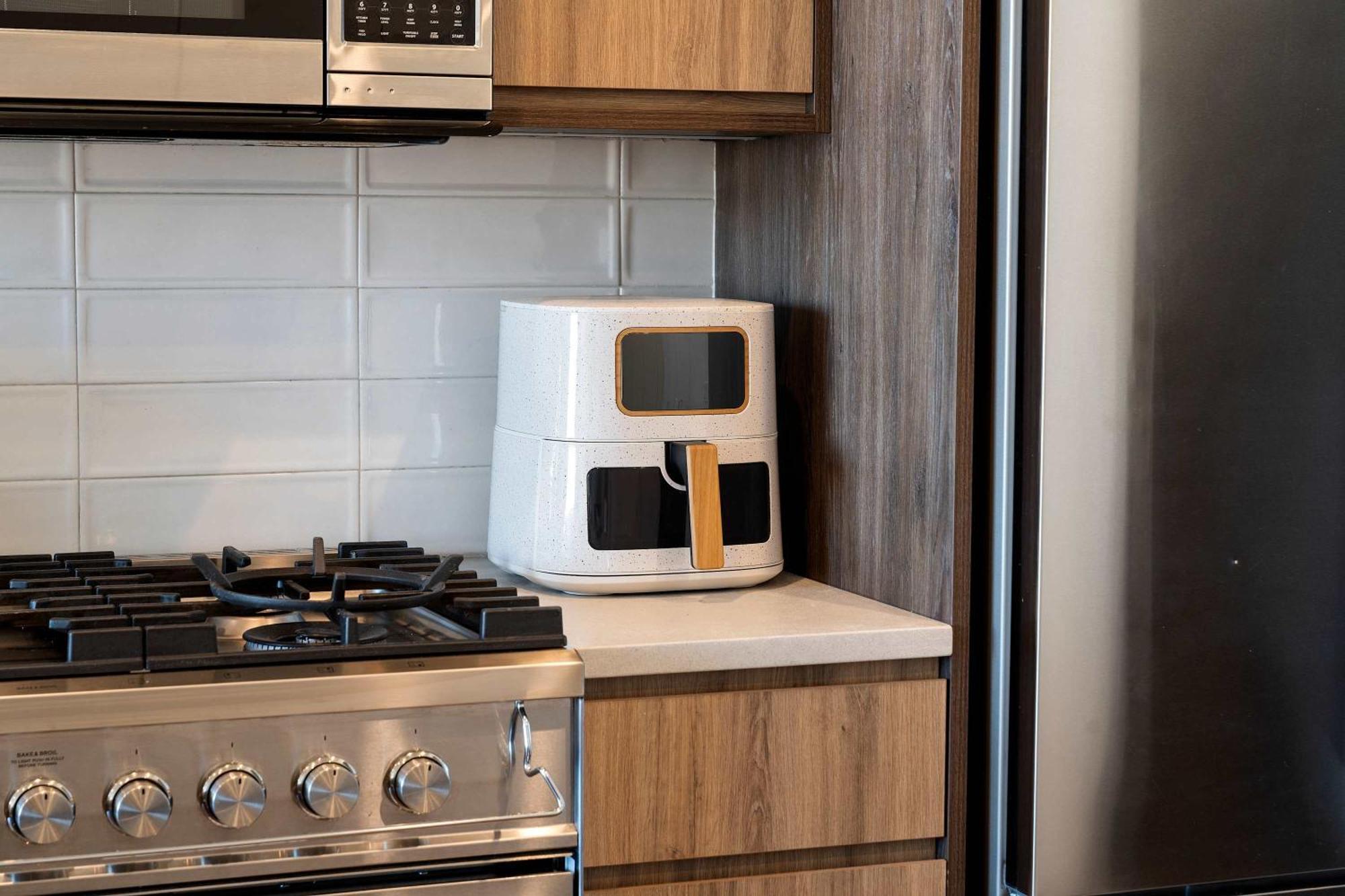 Luxury 2bd-2ba View-gym-rooftop Apartment