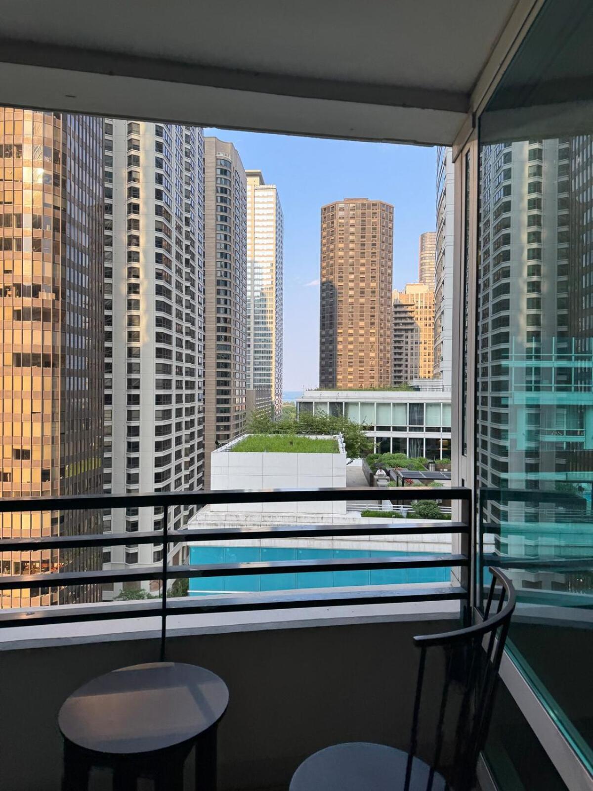 Apartment Live Like A King In