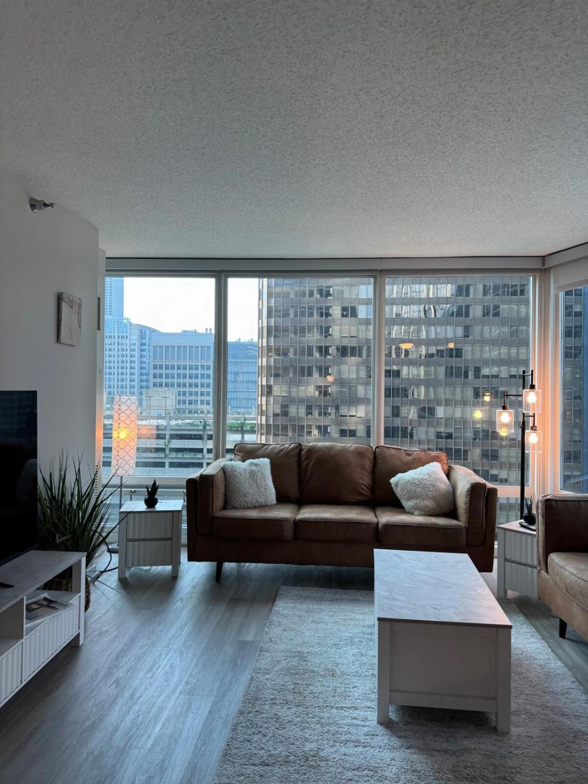 Apartment Live Like A King In *
