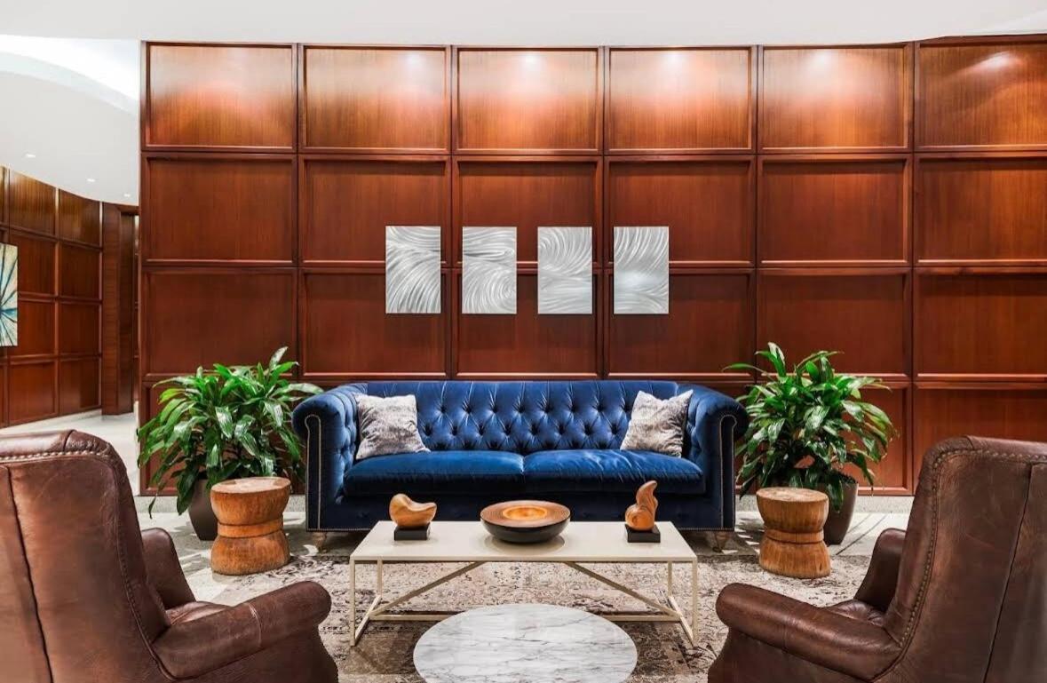 Apartment Live Like A King In Chicago