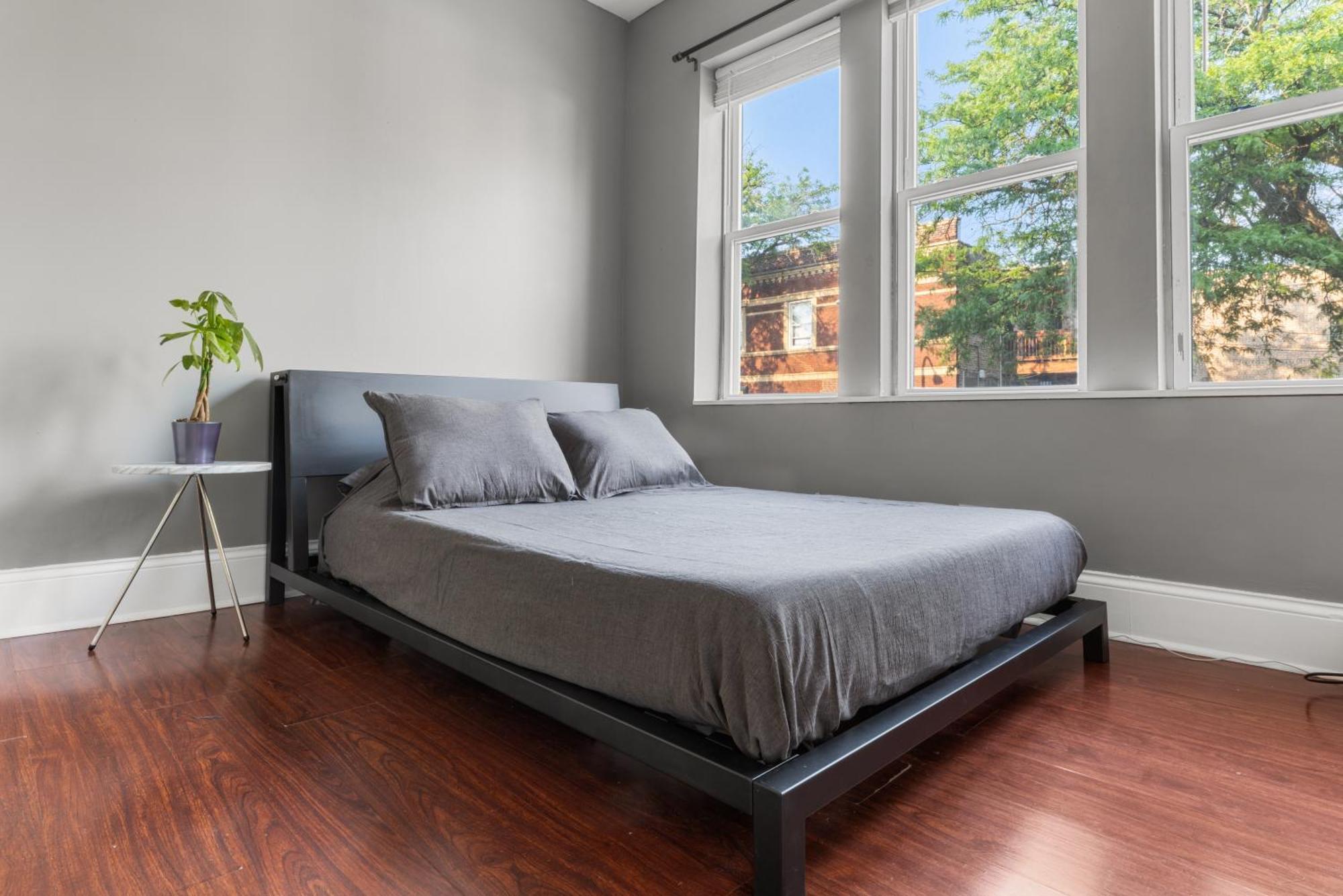 Private In Stylish Humboldt Park Retreat
