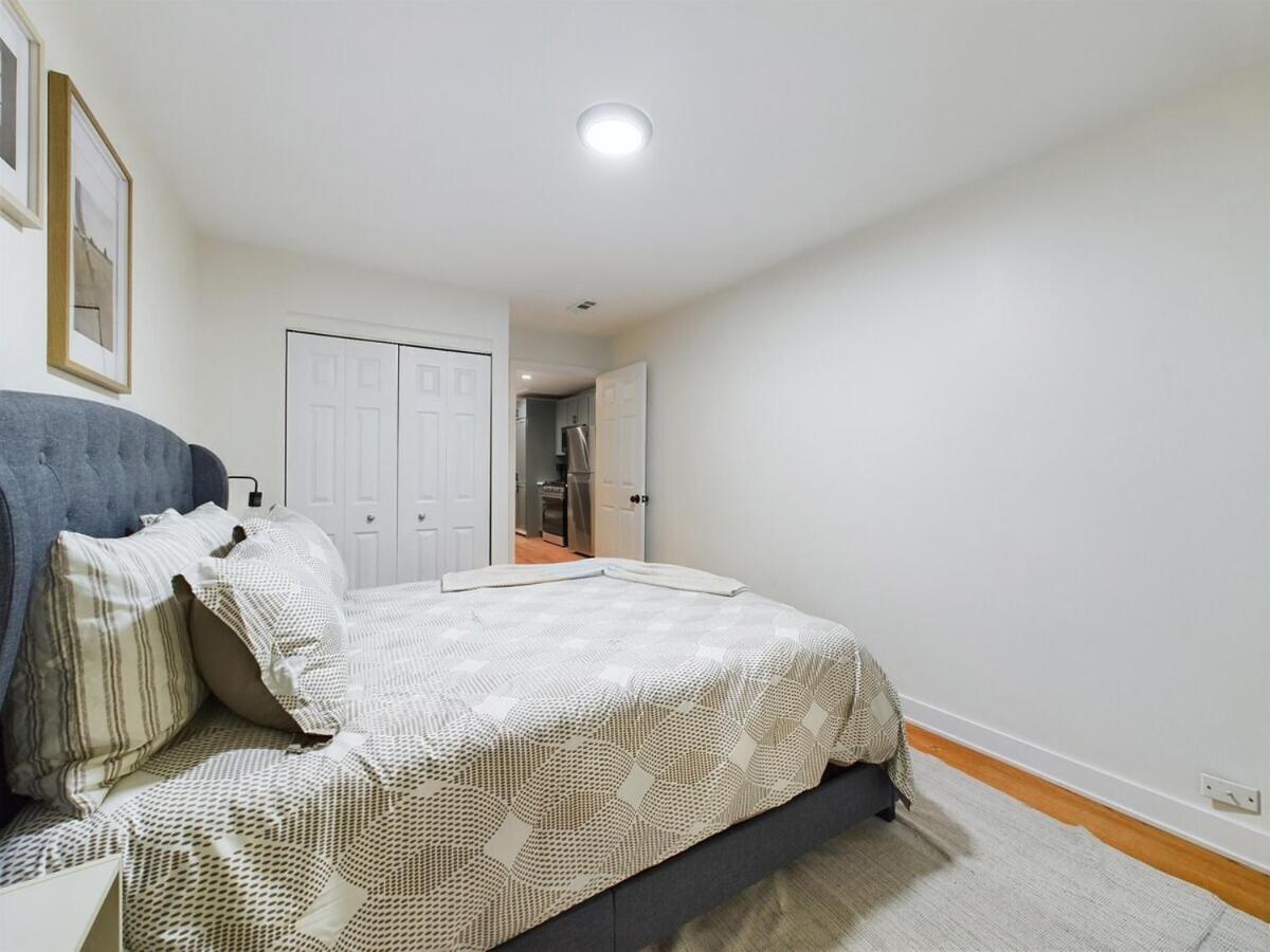Chic Modern Comfort In Chicago