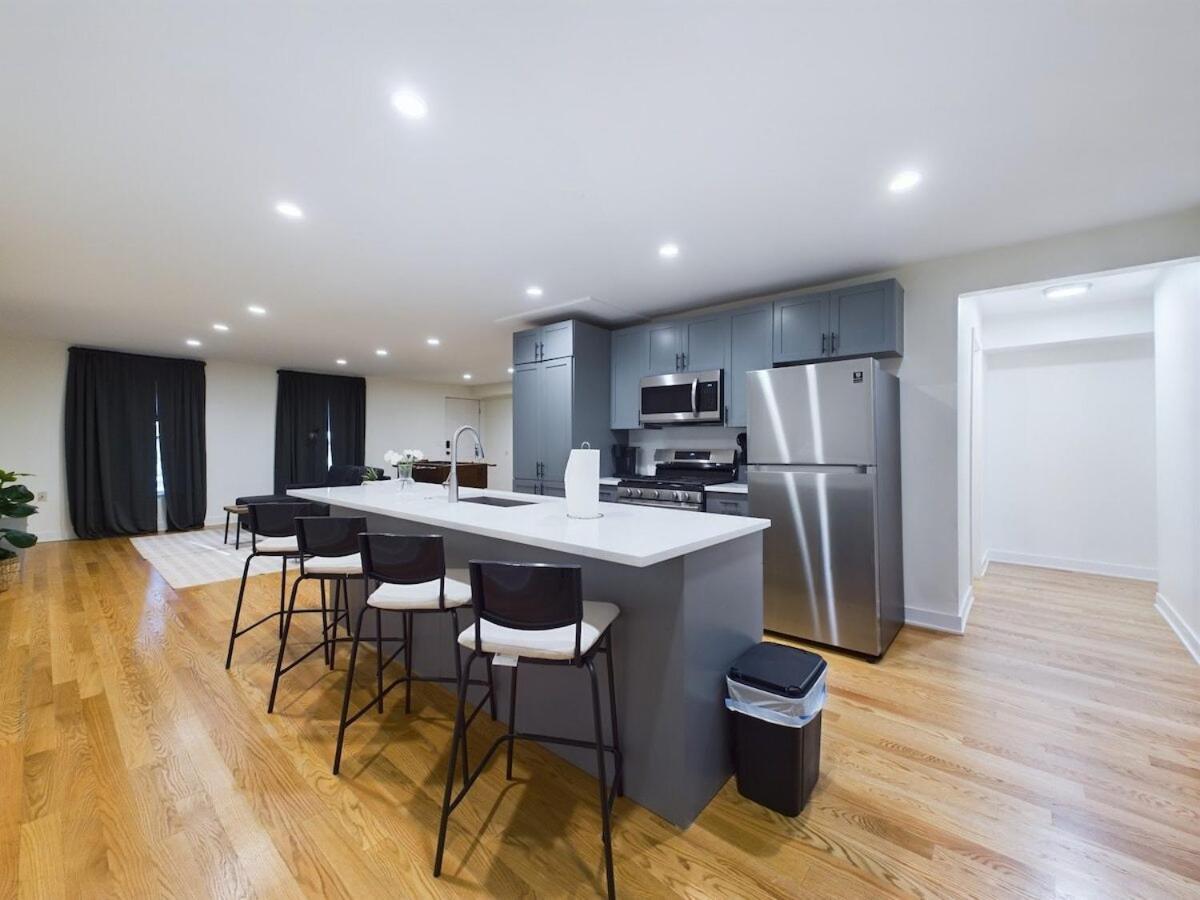 Apartment Chic Modern Comfort In Chicago