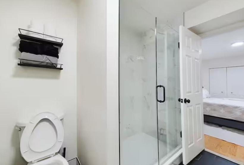 Chic Modern Comfort In * Chicago
