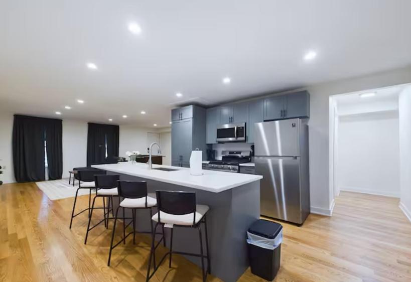 Apartment Chic Modern Comfort In Chicago