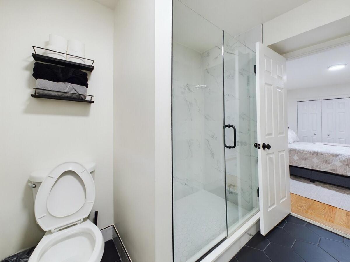 Chic Modern Comfort In *