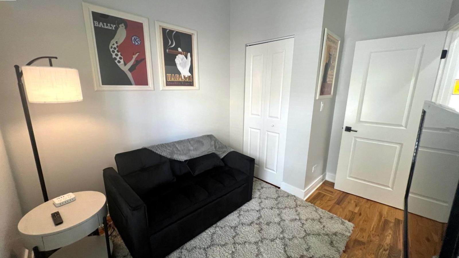 Apartment La Casa Negra A Beautiful 3bed 2bath Chicago