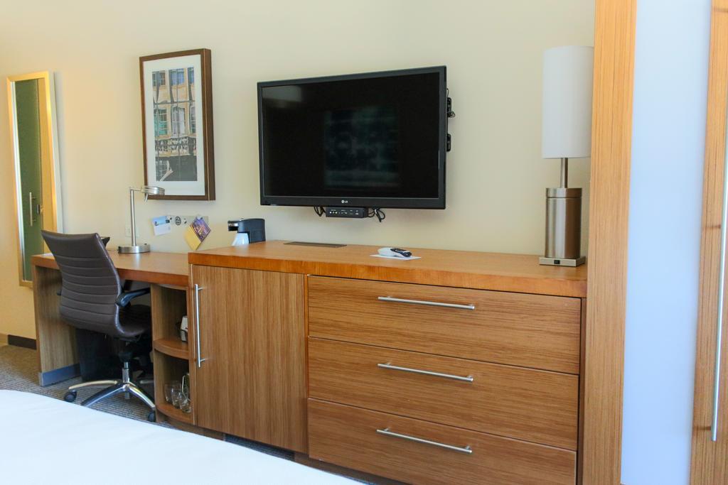 Hyatt Place Chicago-south/university Medical Center Hotel 3*