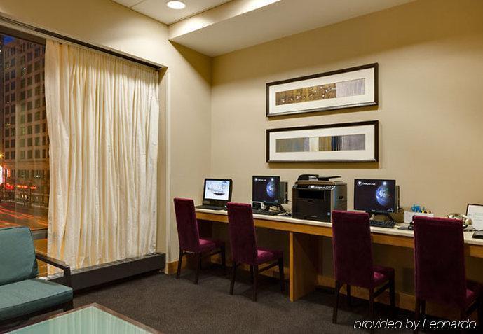 Springhill Downtown/river North Hotel 3*