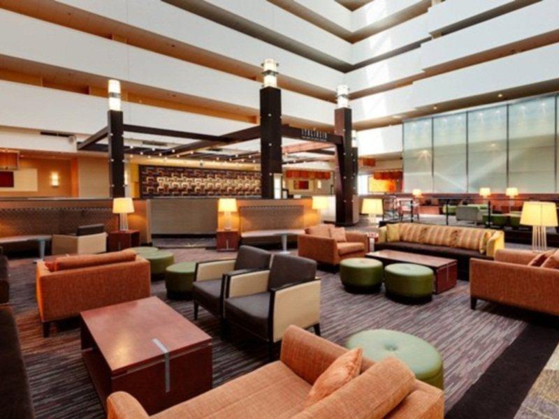 Holiday Mart Plaza River North, An Ihg