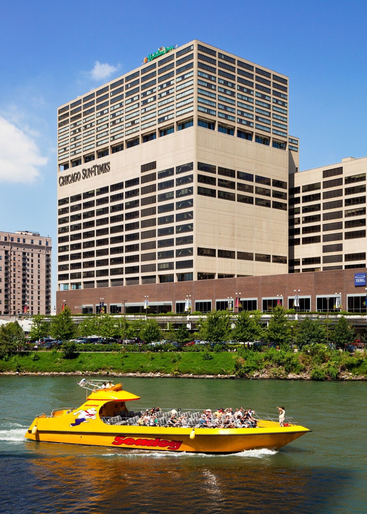 Holiday Mart Plaza River North, An Ihg