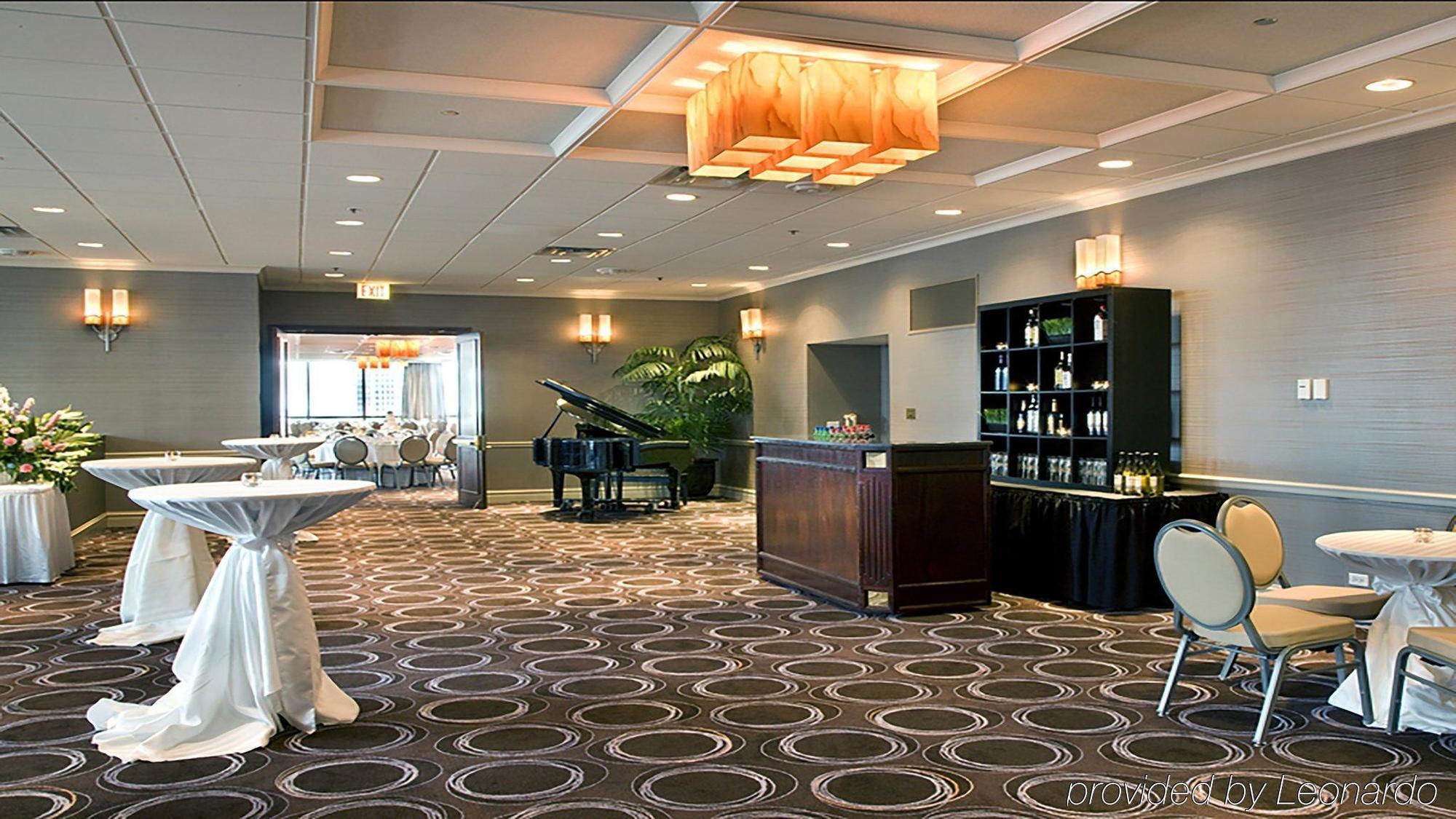 Hotel Holiday Mart Plaza River North, An Ihg