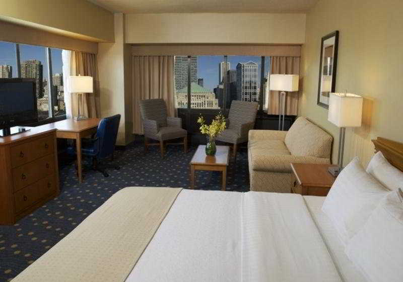 Holiday Mart Plaza River North, An Ihg 4*