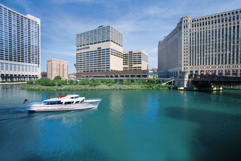 Holiday Mart Plaza River North, An Ihg