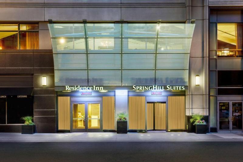 Springhill Downtown/river North Hotel 3*