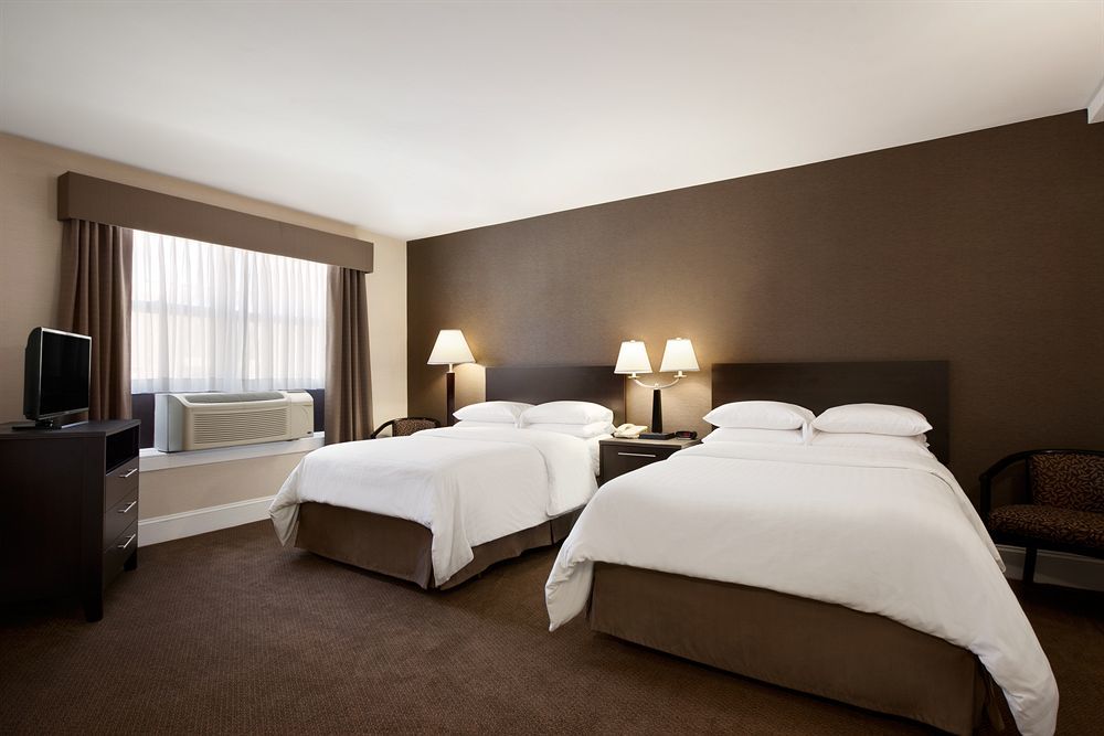 Versey Lincoln Park Hotel