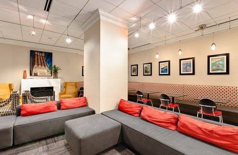 Holiday Express - Magnificent Mile By Ihg Hotel 3*