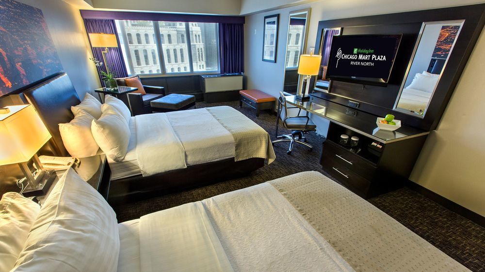 Holiday Mart Plaza River North, An Ihg