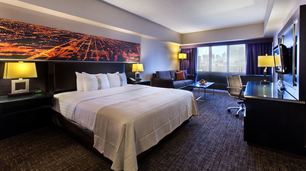 Mart Plaza River North, An Ihg 4*