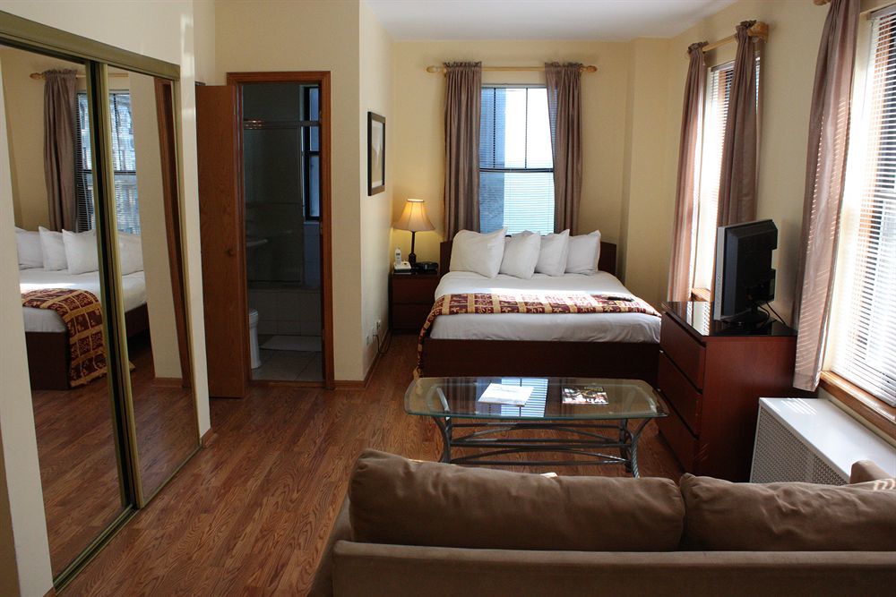 Hotel Dewitt And Chicago