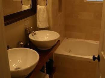 Roscoe Village Hotel Chicago