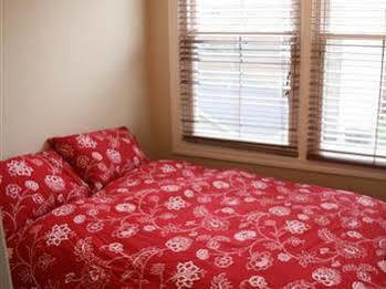 Roscoe Village Hotel 3*