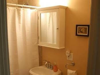 Roscoe Village Hotel 3*