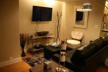 Hotel Roscoe Village 3*