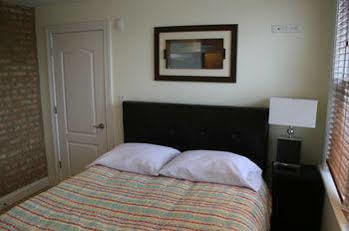 Hotel Roscoe Village 3*
