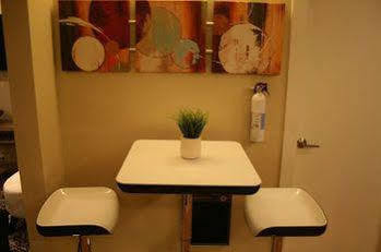 Roscoe Village 3* Chicago